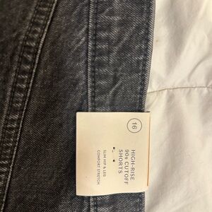 Time and Tru Gray Jean Shorts Classic Style